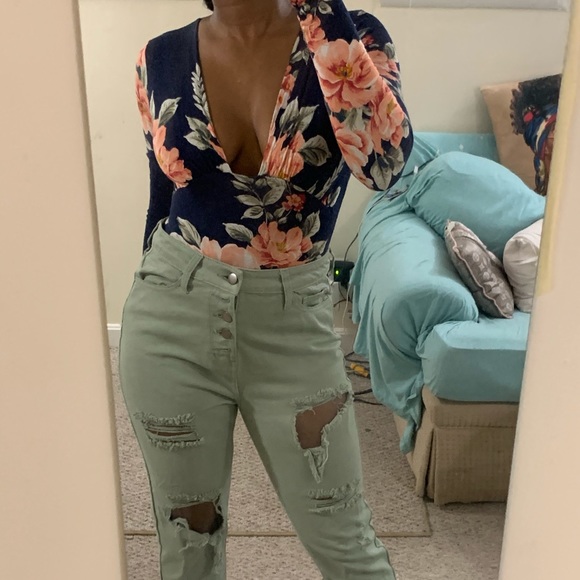 Flower print bodysuit - Picture 2 of 2